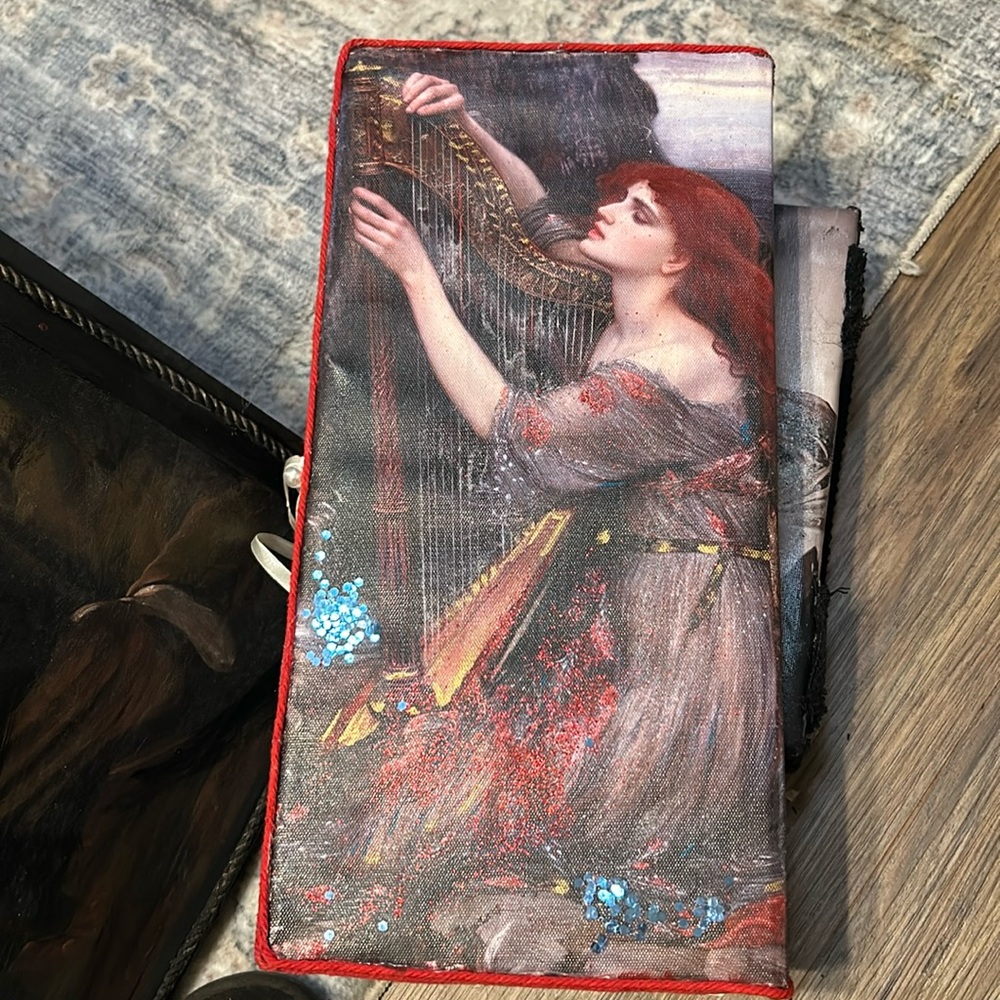 Read musical girl